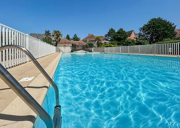 Maison Cosy Avec Piscine Proche Plage Et Port A Pied Dives-sur-Mer
