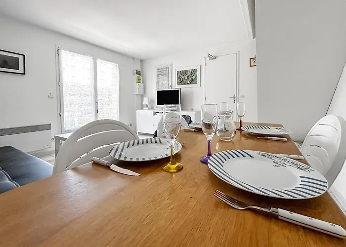 Semesterbostad Maison Cosy Avec Terrasse Port Et Plage A Pied Dives-sur-Mer